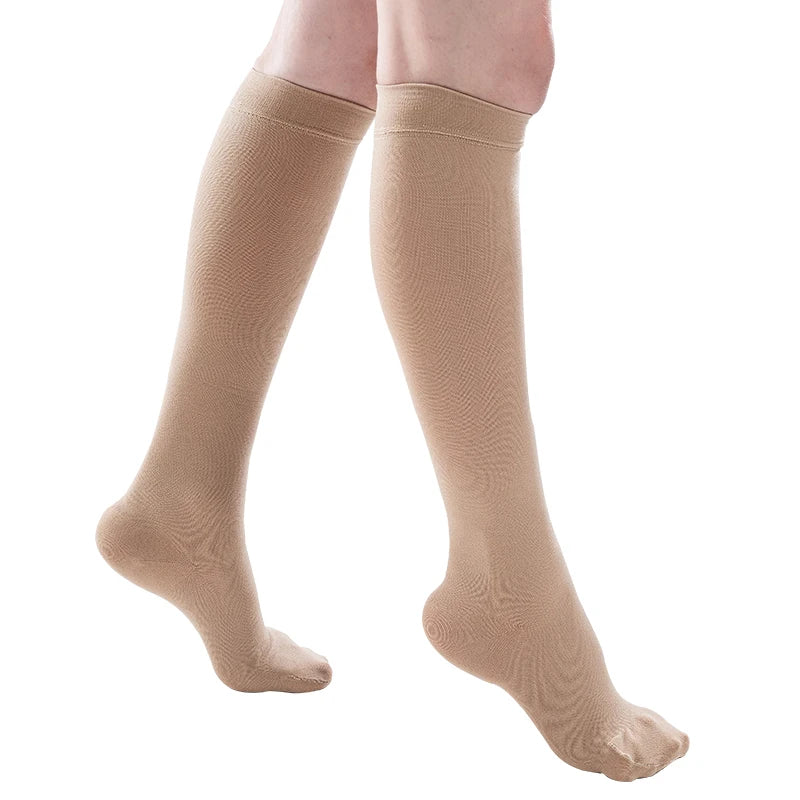 30-40 mmHg Medical Compression Calf Sleeves – 3-Level Graduated Pressure Wraps for Women’s Running, Volleyball & Sports Performance
