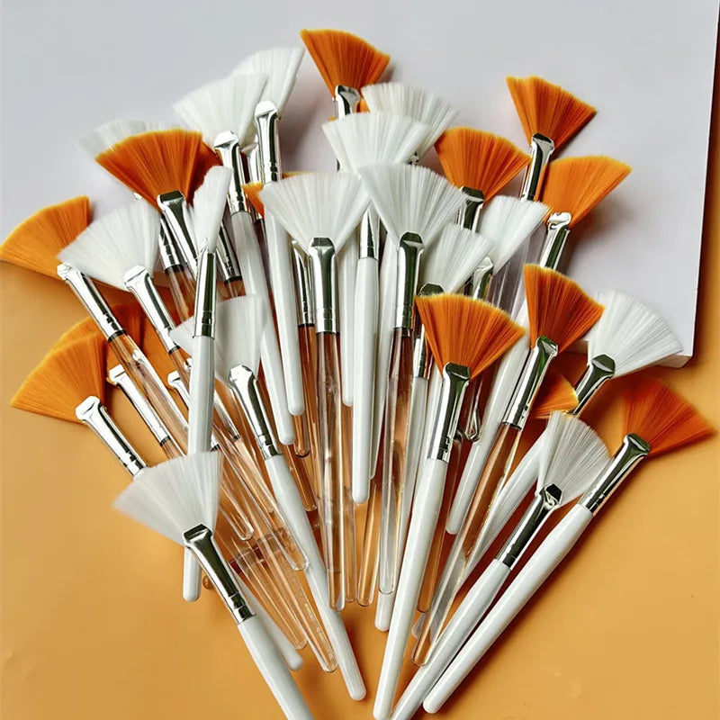 Fächerförmiger Foundation- und Gesichtsmaskenpinsel – Multifunktionaler Make-up- und Ätherische-Öle-Schönheitspinsel für Damen (10 / 20 / 50 Stück)
