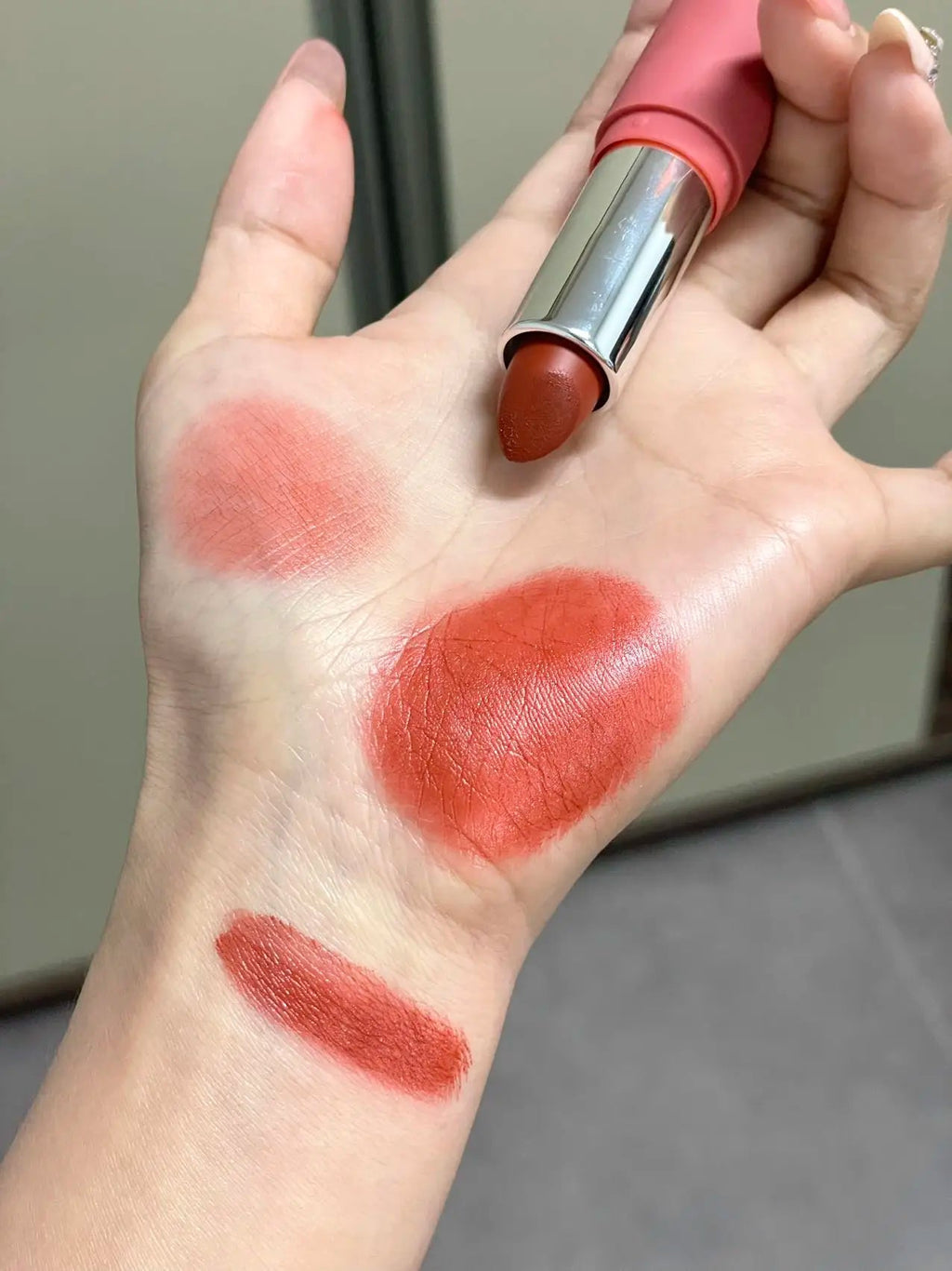Herorange Sheer Matte Lipstick – Soft, Non-Drying, Transfer-Proof Long-Lasting Formula in Natural Tones for All Skin Tones - sensationmarketsensationmarket200001176:200004889#01Herorange Sheer Matte Lipstick – Soft, Non-Drying, Transfer-Proof Long-Lasting Formula in Natural Tones for All Skin Tones01